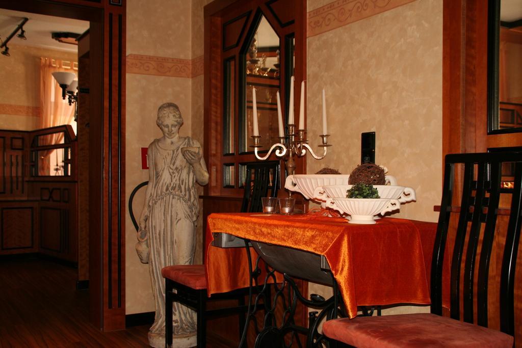 ホテル Restaurant Orakel Oberstenfeld エクステリア 写真