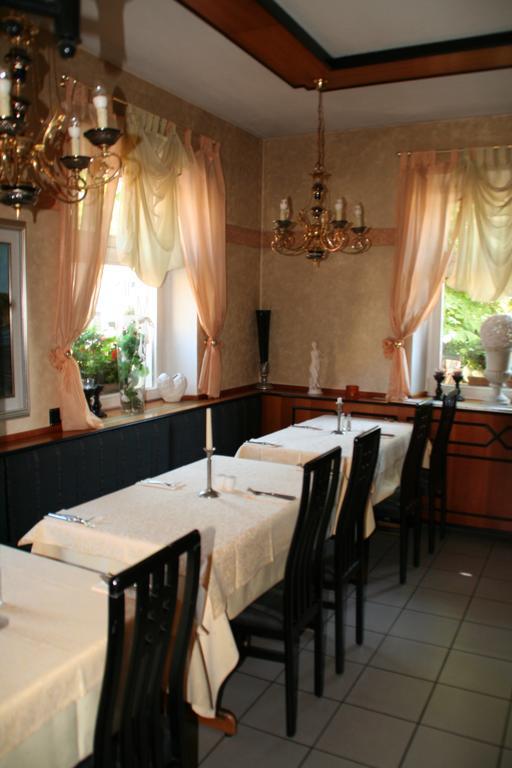 ホテル Restaurant Orakel Oberstenfeld エクステリア 写真
