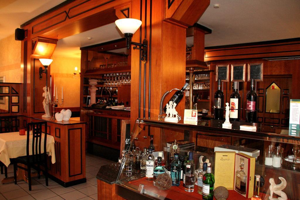 ホテル Restaurant Orakel Oberstenfeld エクステリア 写真